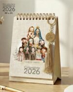 Arquivo Mini Calendário de Mesa A6 Santinhos 2026 - Imagem 2