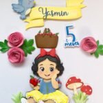 Arquivo Topo de Bolo Bebê Vestida de Branca de Neve