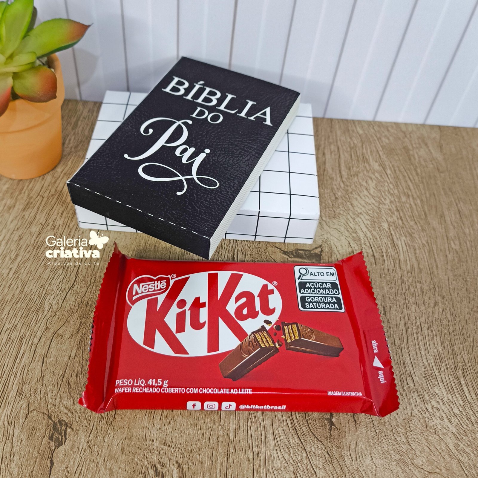 5 - Caixa Kit Kat Bíblia Arquivo Dia dos Pais Caixa Kit Kat Bíblia - Imagem 1