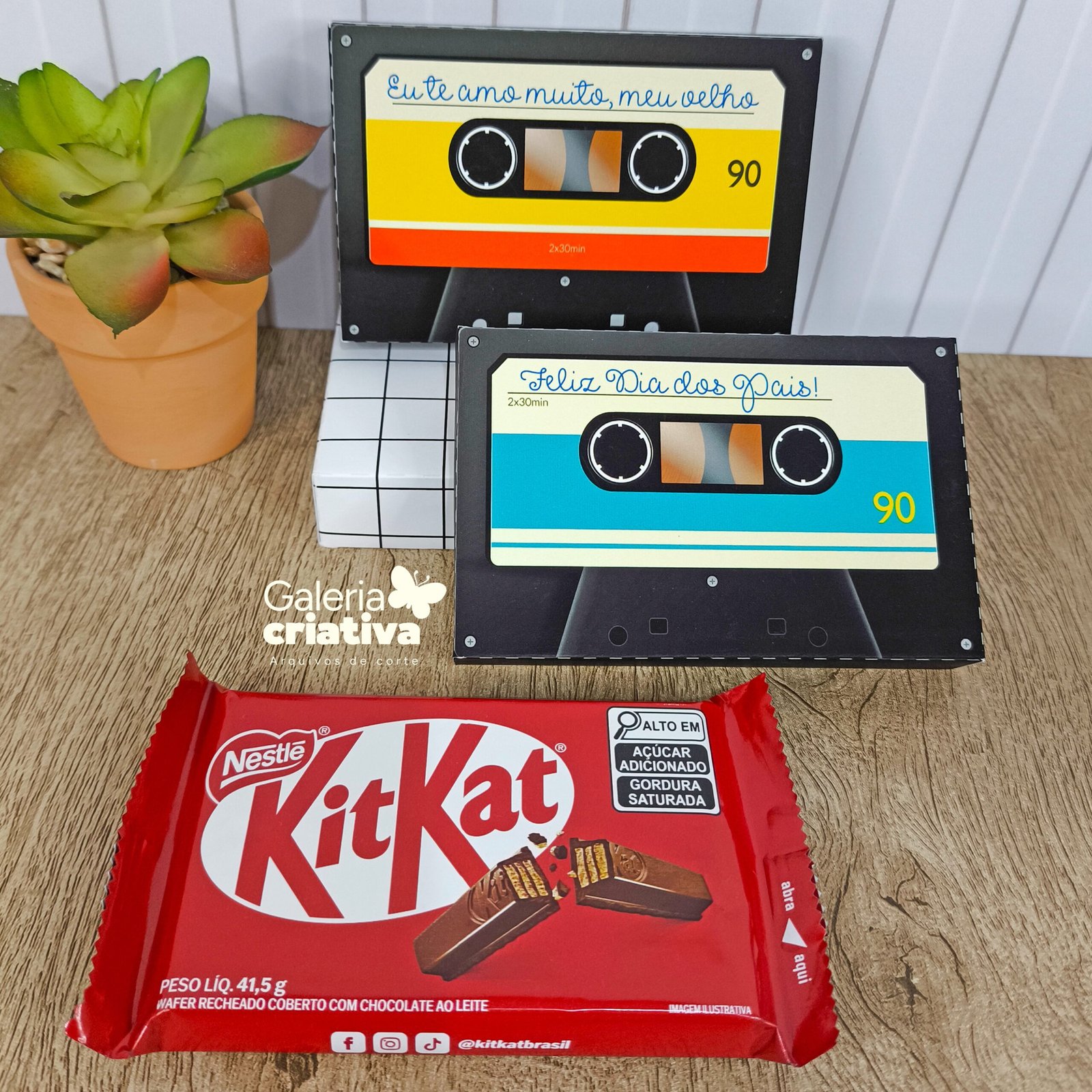 6 - Caixa kit kat fita antiga Arquivo Dia dos Pais Caixa kit kat fita antiga - Imagem 1