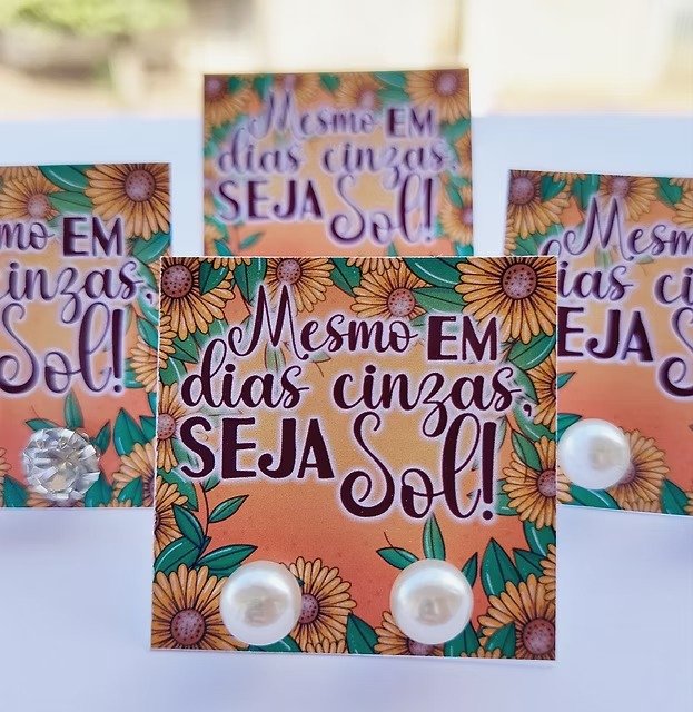 3-Card Brinco - Mesmo Em Dias Cinzas, Seja Sol Arquivo Card Brinco Mesmo Em Dias Cinzas, Seja Sol - Imagem 1