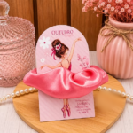 Arquivo Outubro Rosa Card Xuxinha Scrunchie